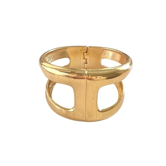 Gold Chunky Cut Out Hinge Clasp Bracelet - Picture 2 of 4